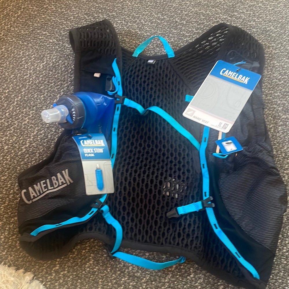 Camelback Running Hydration Vest NWT